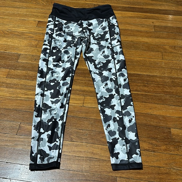 Constantly Varied Gear CVG Reversible Camo Full Length Leggings, Medium - Picture 3 of 4